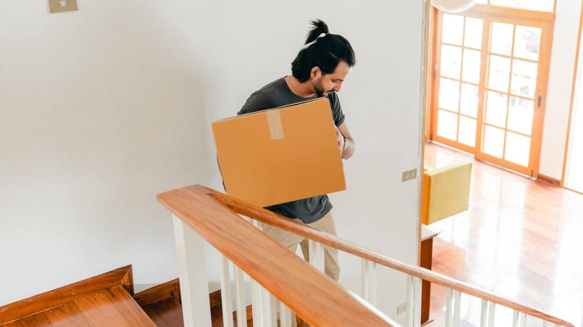 Flat & Apartment Moves — Stairs, lifts, tight access and loading-bay bookings handled.